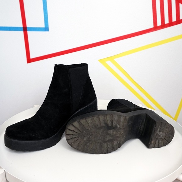 COPY - TOPSHOP Black Faux Suede Boot - Picture 2 of 4